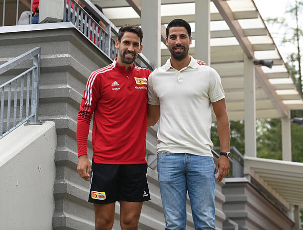 Fußballer Rani Khedira (li.) neben seinem berühmten Bruder Sami Khedira. Fußballer Rani Khedira (li.) neben seinem berühmten Bruder Sami Khedira.