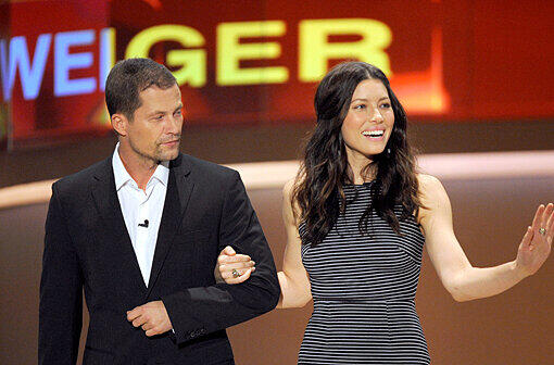 Til Schweiger führt US-Schauspielerin Jessica Biel auf die Bühne und zum...
