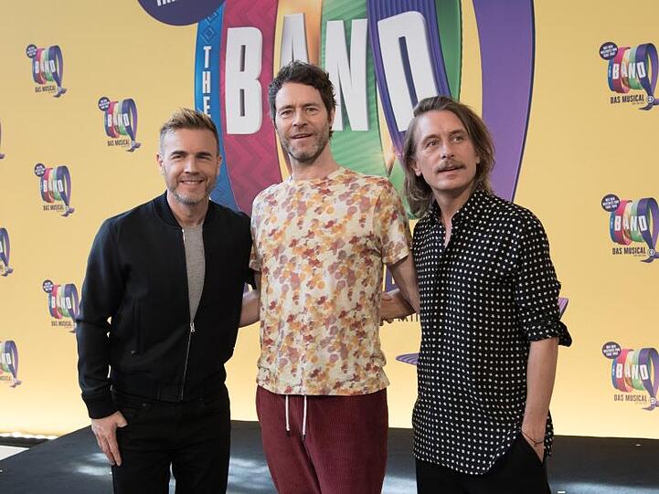Keine Teddybären weit und breit: Take That besuchen in Berlin die Proben des Musicals "The Band".