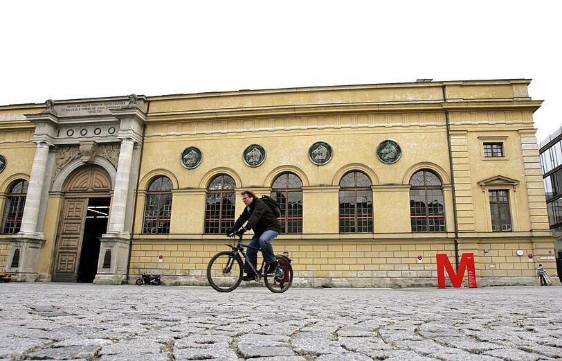 Der Marstall. Der Marstall.