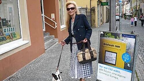 Gudrun W. mit Rocky. Gudrun W. mit Rocky.