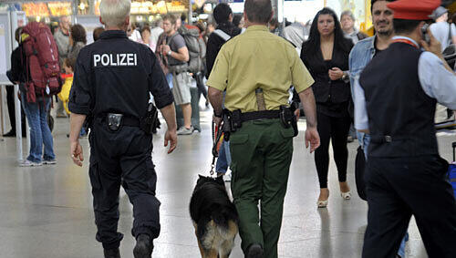 Polizei patrouilliert am Münchner Hauptbahnhof Polizei patrouilliert am Münchner Hauptbahnhof