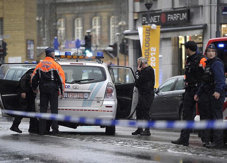 Handgranaten und Kalaschnikow: Bei einem Anschlag sind in der Innenstadt von Lüttich vier Menschen ums Leben gekommen, 123 sollen verletzt worden sein.
