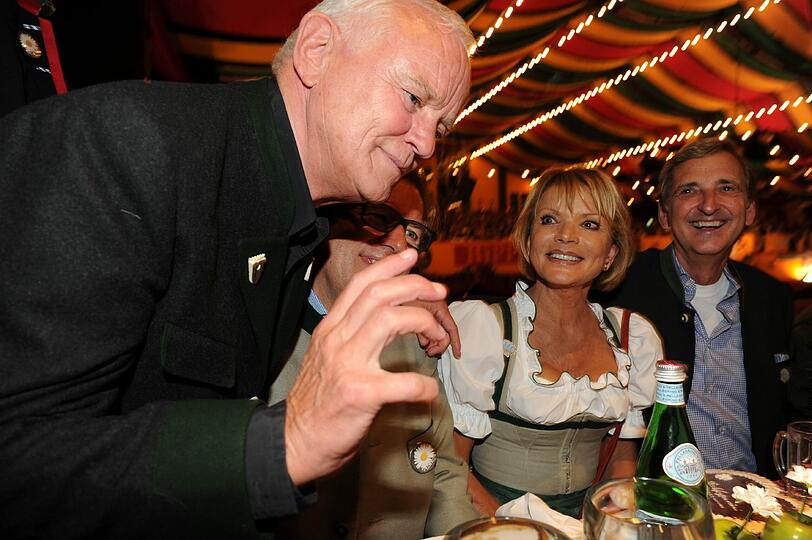 Werner Baldessarini,Thomas Haffa, Uschi Glas und Dieter Hermann sind auf diesem schönen Bild zu sehen.