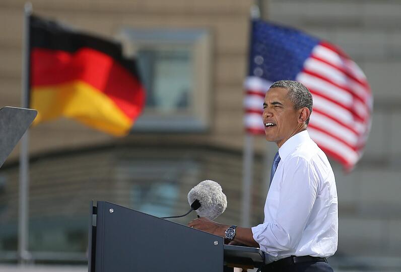 US-Präsident Obama spricht am Brandenburger Tor.