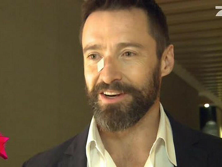 Hugh Jackman ist auch mit Nasenpflaster professionell und sympathisch