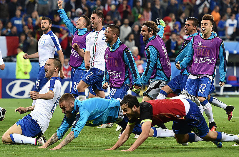 Italienische Jubelarie nach dem 2:0-Sieg gegen Geheimfavorit Belgien.