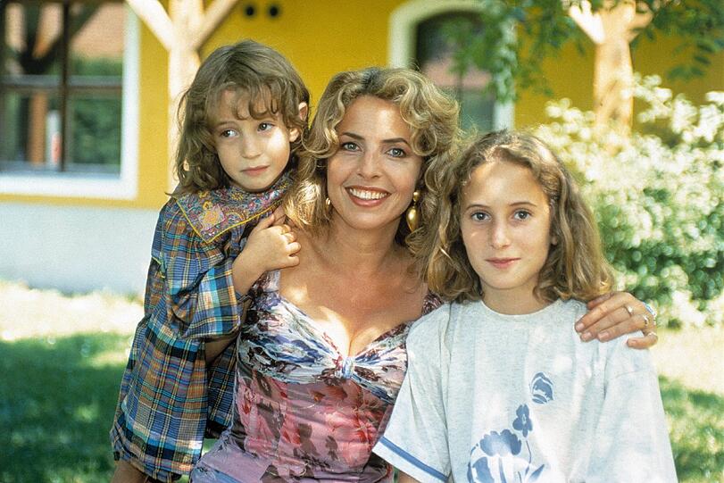 1993: Michala May mit ihren Töchtern Alexandra und Lilian