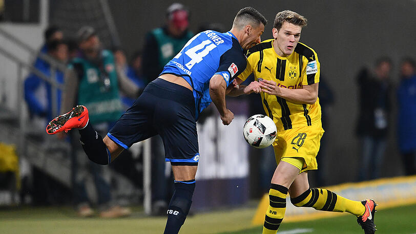 "Da herrscht eine Super-Stimmung, aber von uns scheißt sich jetzt keiner in die Hosen", sagt Wagner (l.) vor dem Gastspiel in Dortmund.
