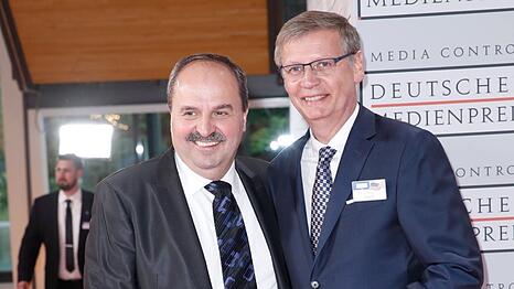 Johann Lafer (l.) und G&uuml;nther Jauch kennen sich schon lange. Hier sind sie gemeinsam im Jahr 2017 zu sehen.