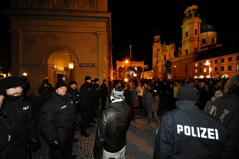 Dabei hatte er
den Flashmob nicht beim Kreisverwaltungsreferat in München
angemeldet.