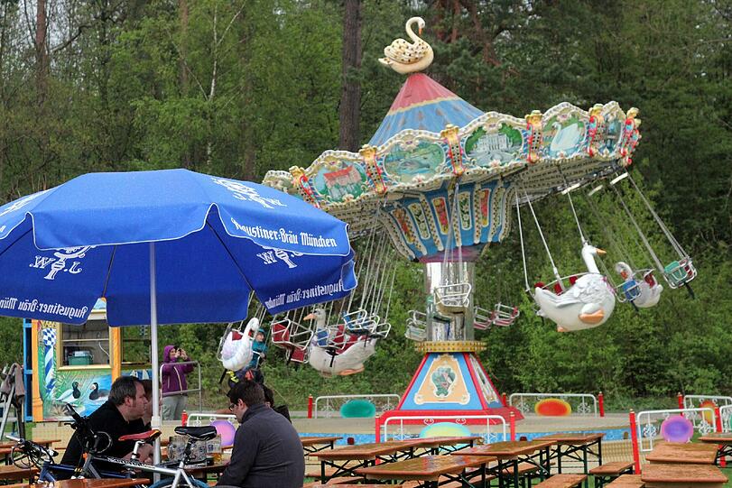 Selten ist eine Veranstaltung in Harlaching so umstritten gewesen wie das diesjährige Burschenfest. Die AZ hat sich selber ein Bild gemacht.