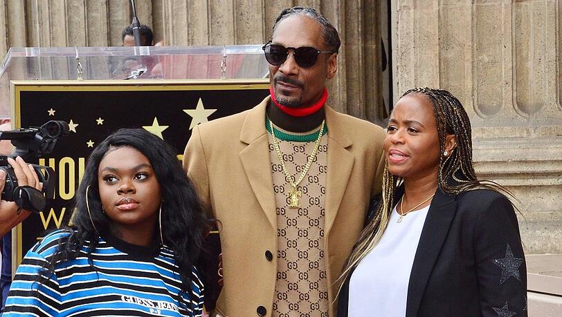 Snoop Dogg mit seiner Ehefrau Shante und seiner Tochter Cori im Jahr 2018. Snoop Dogg mit seiner Ehefrau Shante und seiner Tochter Cori im Jahr 2018.