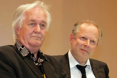 Auf der gemeinsamen Lesung im Mai hat Krimi-Autor Henning Mankell (li.) beschlossen, Axel Milberg zwei &bdquo;Tatort&ldquo;-Fälle zu schreiben.