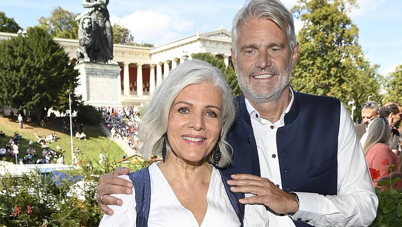 Sch&ouml;ne Wiesn-Premiere: Birgit Schrowange und Mann Frank Spothelfer