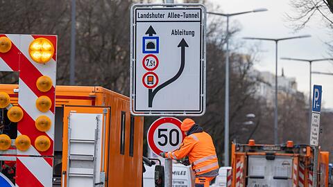 Seit Dienstag d&uuml;rfen Autofahrer wieder mit bis zu 50 Kilometern pro Stunde &uuml;ber die Landshuter Allee fahren. (Archivbild)