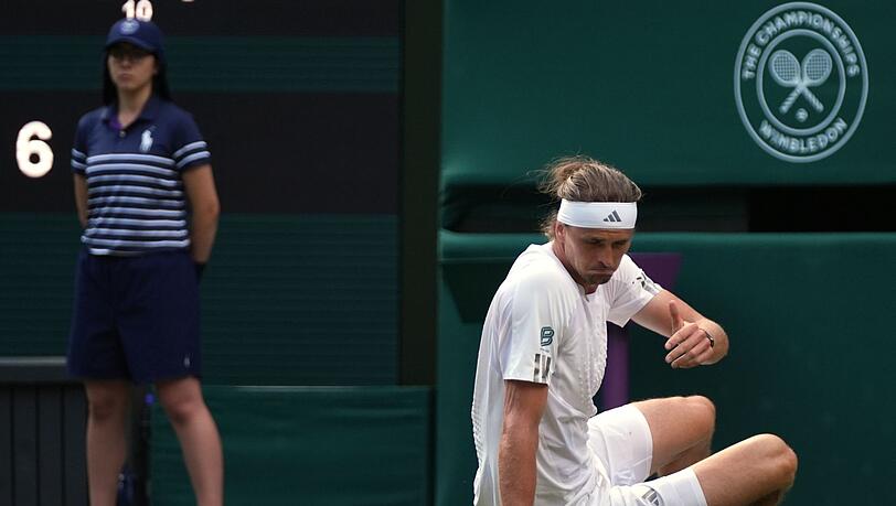 Ein Sturz beeinträchtigte Alexander Zverev nicht. Ein Sturz beeinträchtigte Alexander Zverev nicht.
