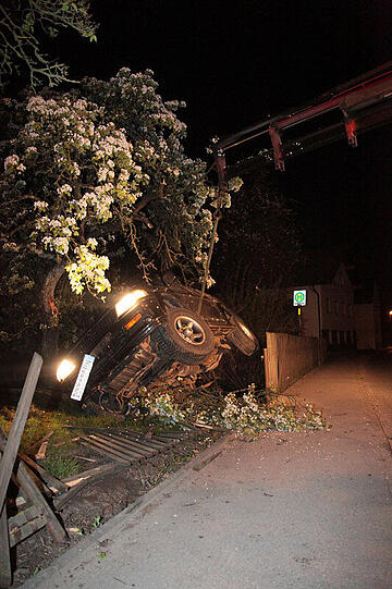 Nur knapp verfehlte der Wagen eine Mauer.