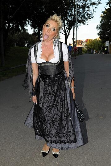 Claudia Effenberg vor dem Wiesn-Abend...