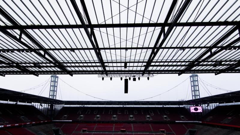 In Köln findet im Fußball-Stadion das 222. Eishockey-Rhein-Derby statt. In Köln findet im Fußball-Stadion das 222. Eishockey-Rhein-Derby statt.