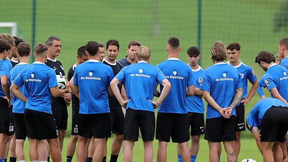 Löwen-Trainer Giannikis ist zufrieden mit dem Trainingslager vor malerischer Bergkulisse im österreichischen Windischgarsten.