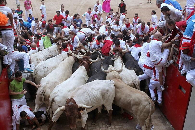 Stierhatz brutal: Aktuelle Bilder aus Pamplona.