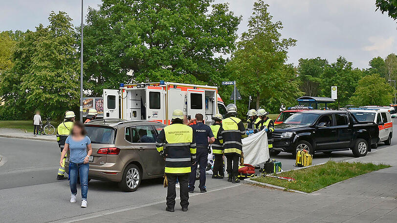 Nach der Erstversorgung kam der Junge mit Verdacht auf Schädel-Hirn-Trauma in ein Krankenhaus.