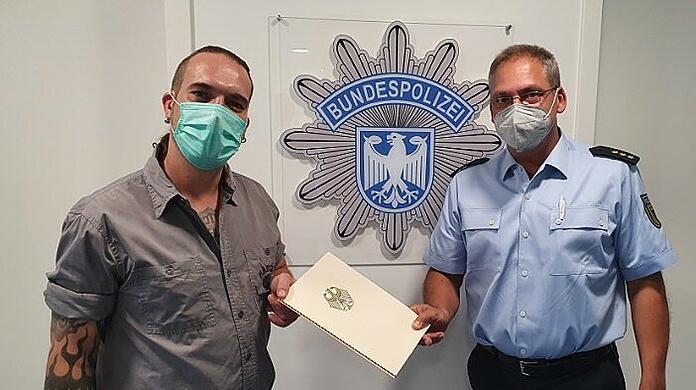 Inspektionsleiter Michael Rupp empfing Jürgen Hermann und bedankte sich für sein Engagement.