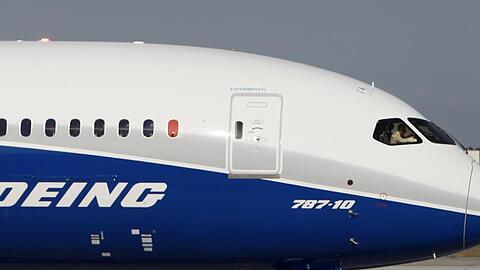Boeing hatte die Fertigung seines Langstreckenjets vorübergehend ausgesetzt.