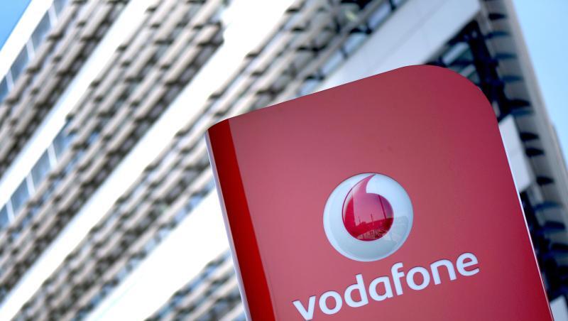 Das Firmenlogo von vodafone ist vor der Deutschlandzentrale in Düsseldorf zu sehen. Foto: Federico Gambarini/Archiv Das Firmenlogo von vodafone ist vor der Deutschlandzentrale in Düsseldorf zu sehen. Foto: Federico Gambarini/Archiv
