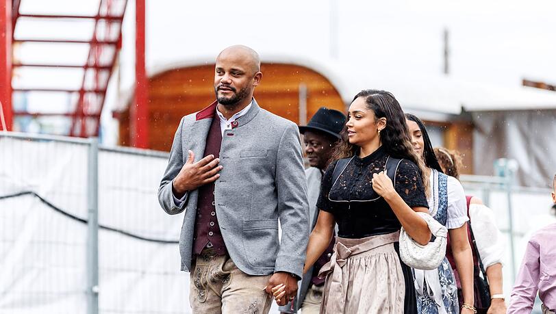 Bayern-Trainer Vincent Kompany nahm nicht nur seine Frau Carla auf die Wiesn mit. Bayern-Trainer Vincent Kompany nahm nicht nur seine Frau Carla auf die Wiesn mit.