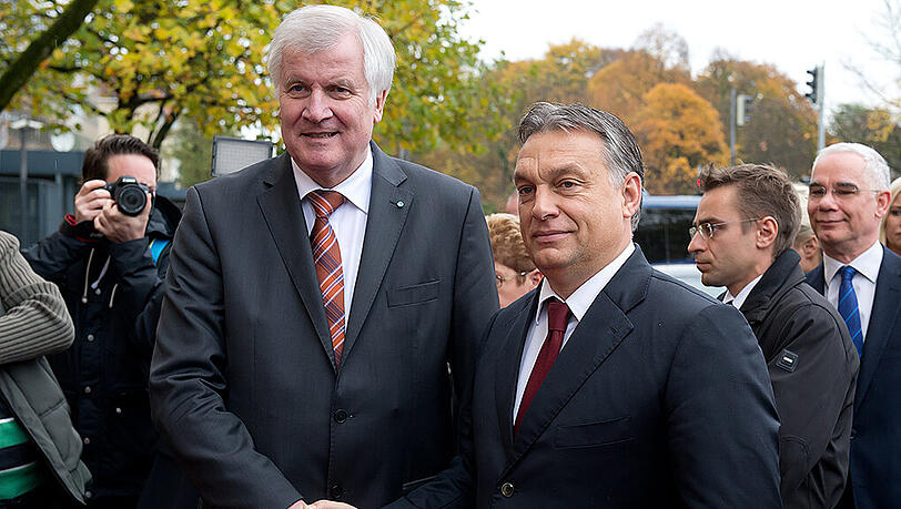 Auch Horst Seehofer wird bei dem Festakt eine Rede halten. Auch Horst Seehofer wird bei dem Festakt eine Rede halten.