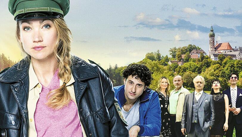 In der Regionalkrimi-Komödie "Maria Mafiosi" (2017) mit Lisa Maria Potthoff spielt die Regisseurin und Drehbuchautorin Jule Ronstedt mit Italiener- und Provinzbayern-Klischees.