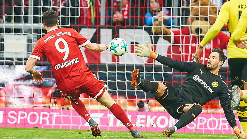 Treffsicher: Robert Lewandowski gegen den BVB.