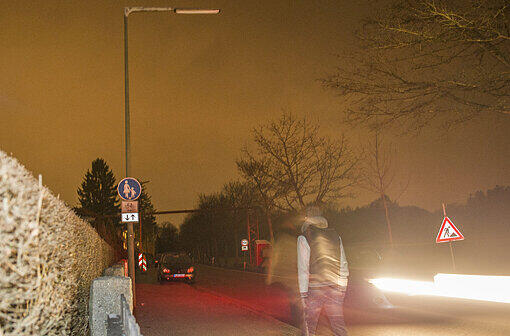 Dunkle Straßenlaternen in Lochhausen: Bilder vom Stromausfall am Donnerstagabend.