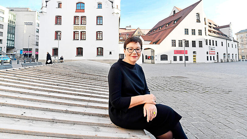 Beim Antritt im Januar schien noch alles gut, Frauke von der Haar kam nach München, um richtig anzupacken. Seit Freitag fühlt sich die neue Direktorin des Stadtmuseums wie vor den Kopf gestoßen. Durch einen Sanierungsstopp sollen eben mal 140 Millionen Euro eingespart werden.