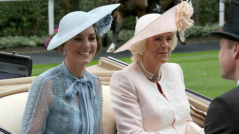 Die Herzoginnen Kate und Camilla beim Pferderennen in Ascot im Juni 2019