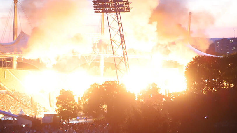 ... das Stadion staunte, die Fans auf dem Hügel ebenfalls.