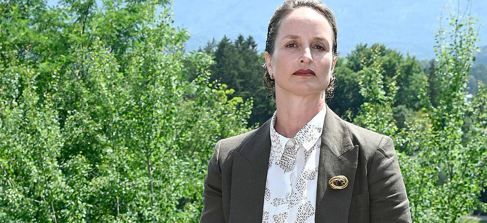 Schauspielerin Lara Joy K&ouml;rner muss am Freitag ihren Sohn zu Grabe tragen.