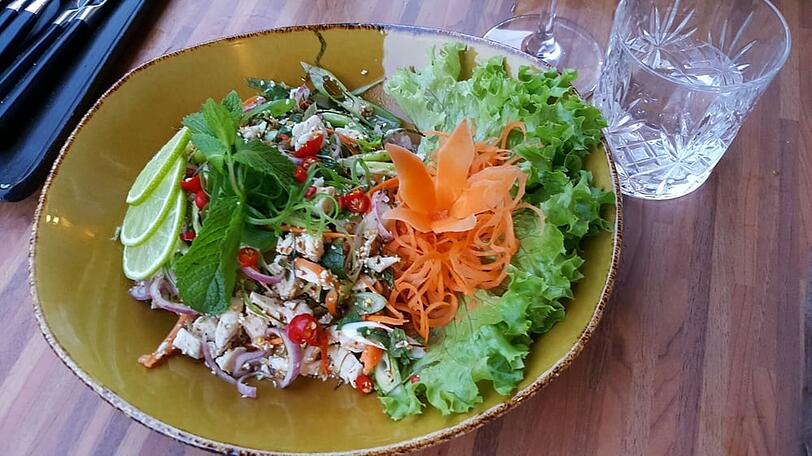 Platz 10: Thai; Tipp: Peony Lounge (4,5 Sterne auf Yelp) Wo: Hörwarthstr. 4, 80804 München, Münchner Freiheit