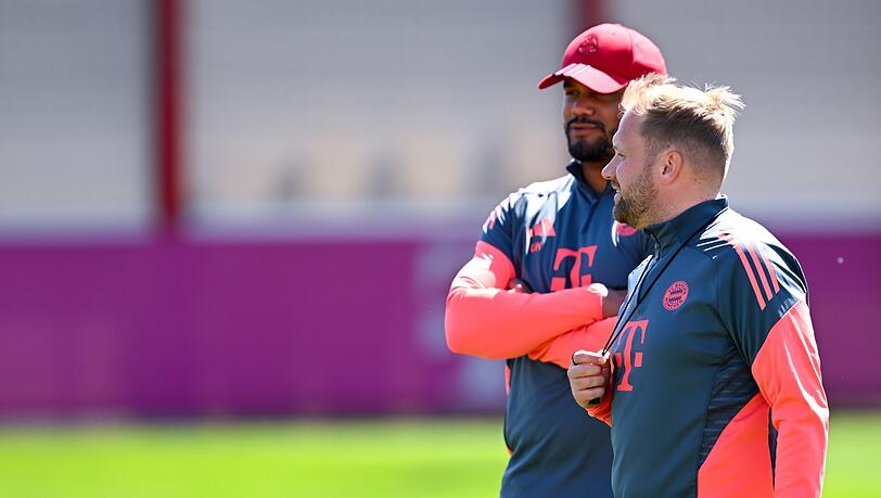 Beim Abschlusstraining in M&uuml;nchen war der gesperrte Cheftrainer Vincent Kompany noch ganz normal dabei. Rechts sein Assistent Aaron Danks, der im Pariser Prinzenpark die Chefrolle &uuml;bernehmen wird.