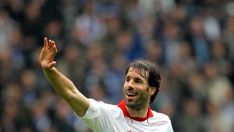 Mit 56 Toren folgt ihm auf Platz Zwei der Niederländer und Ex-HSV-Stürmer Ruud van Nistelrooy. Seine CL-Treffer erzielte er in Diensten des PSV Eindhoven, Manchester United und Real Madrids.