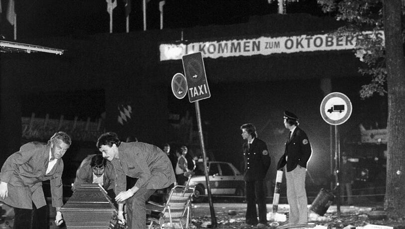 Am 26. September 1980 überschattet das Oktoberfest-Attentat die Wiesn in München. Am 26. September 1980 überschattet das Oktoberfest-Attentat die Wiesn in München.