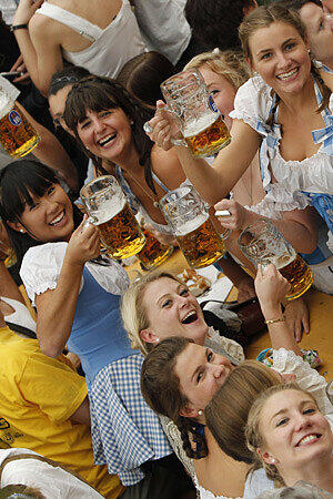 Doch leider sehen nicht alle australischen Besuchergruppen so aus wie diese hier.
