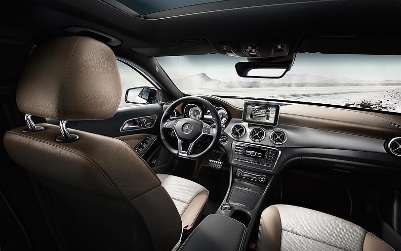 Nur in der Edition 1 des Mercedes GLA gibt es die Sitze mit Polsterung in Leder nussbraun und Stoff Alvorada mit schicken Mokassinnähten.