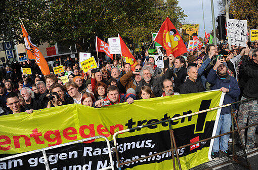 Etwa 20 Kundgebungsteilnehmer, über 1.000 Polizisten und insgesamt etwa 1.500 Gegendemonstranten: Das ist die Bilanz vom Münchner Demo-Samstag.