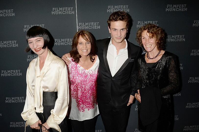 Die Dramaturgin Katharina John, (l-r) Oscarpreisträgerin Caroline Link, und der Schauspieler Samuel Schneider