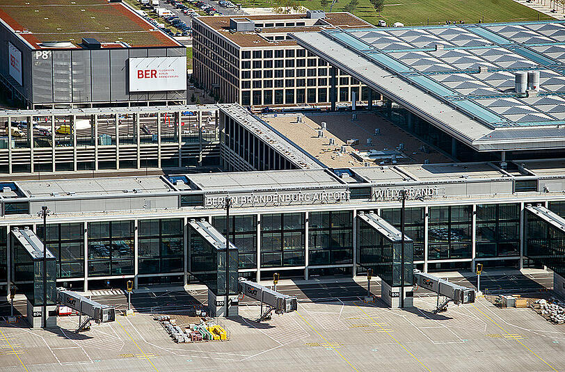 Eigentlich soll der neue Hauptstadtflughafen im Jahr 2017 eröffnet werden. Nach dem jetzigen Baustopp kommen nun allerdings Zweifel auf.