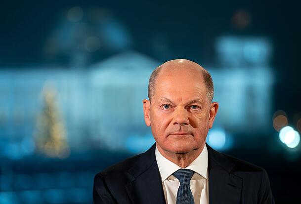Kanzler Scholz versichert den Bürgern in seiner Neujahrsansprache, die Ukraine weiter zu unterstützen. In manchen baltischen Länder ist man davon wenig überzeugt. Kanzler Scholz versichert den Bürgern in seiner Neujahrsansprache, die Ukraine weiter zu unterstützen. In manchen baltischen Länder ist man davon wenig überzeugt.