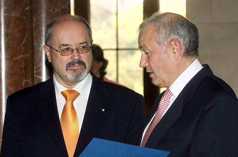 Alles unter einem Dach: Jürgen Heike bei seiner Ernennung zum Innenstaatssekretär durch Günther Beckstein.